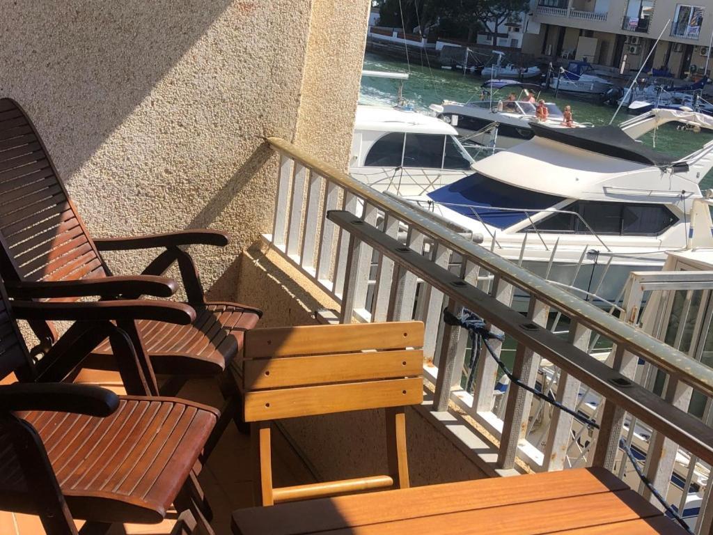 Port Ambar - Apartamento En La Marina De Empuriabrava - Balcon Con Vistas Al Canal - Playa - Wifi Εξωτερικό φωτογραφία